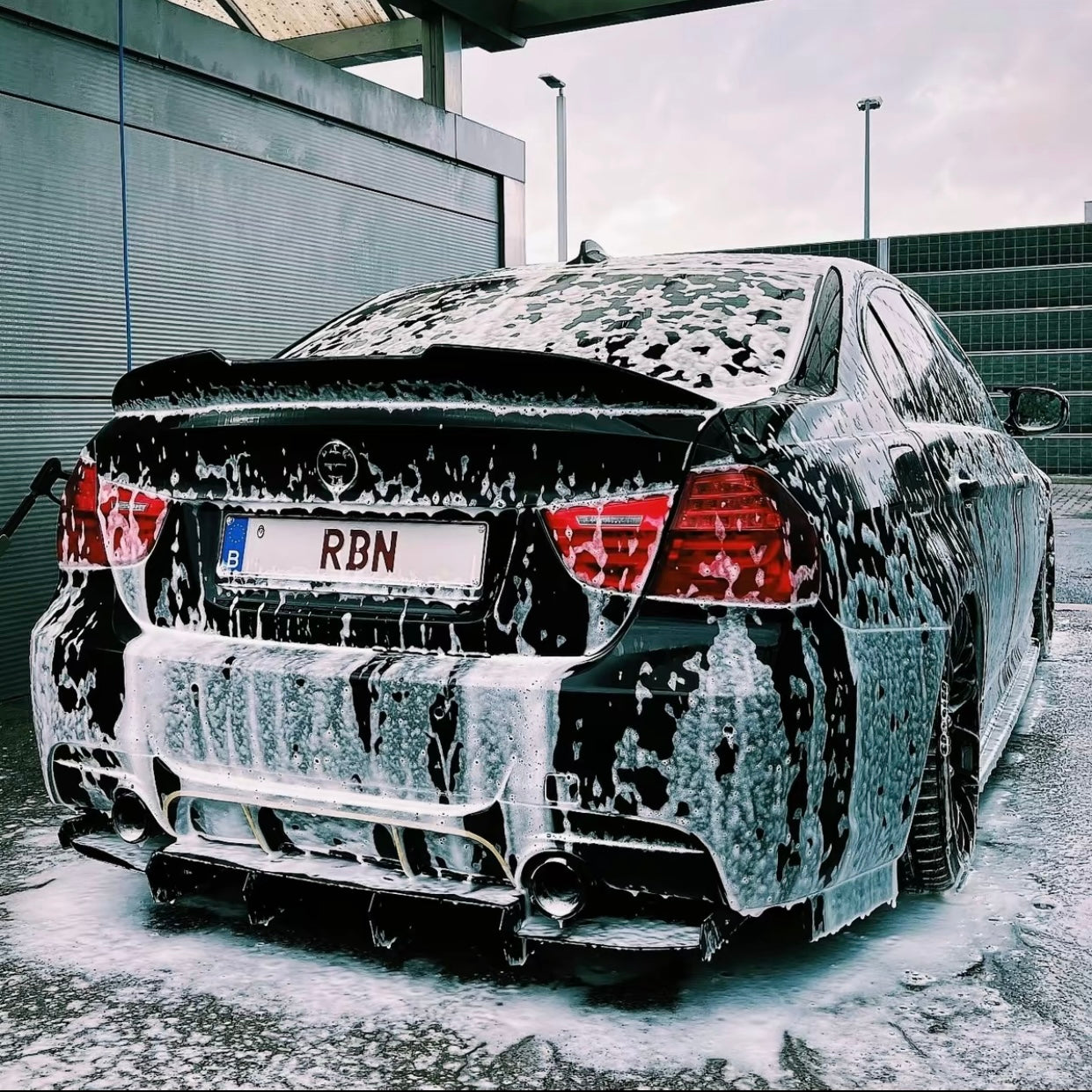 BMW E90/E91 (only 320d) Aluminium Diffuser M/stock bumper